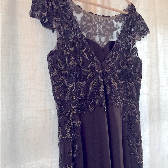 NEW WITH TAGS Beautiful floor length gown - Picture 4 of 6